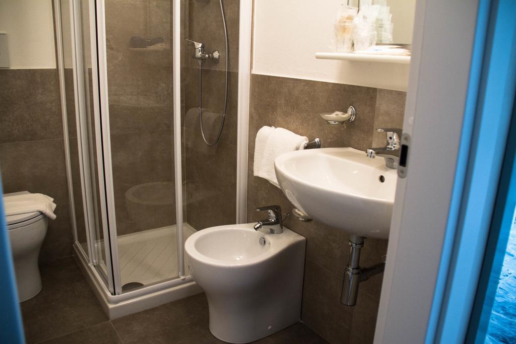 Hotel Arianna Iseo Cameră foto